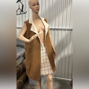 Hem and thread brown women’s faux Suade and Sherpa vest  size small